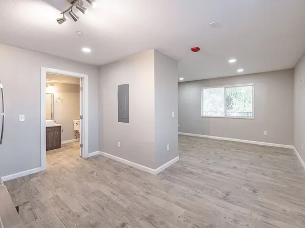 Alma Apartments