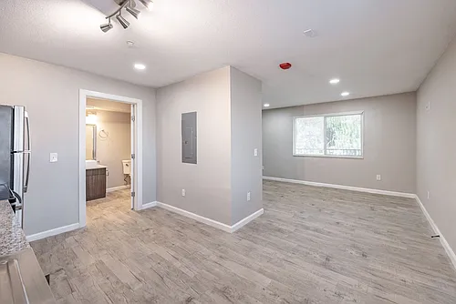 Alma Apartments Photo 1