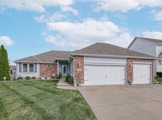4439 SW Creekview Dr, Lees Summit, MO 64082