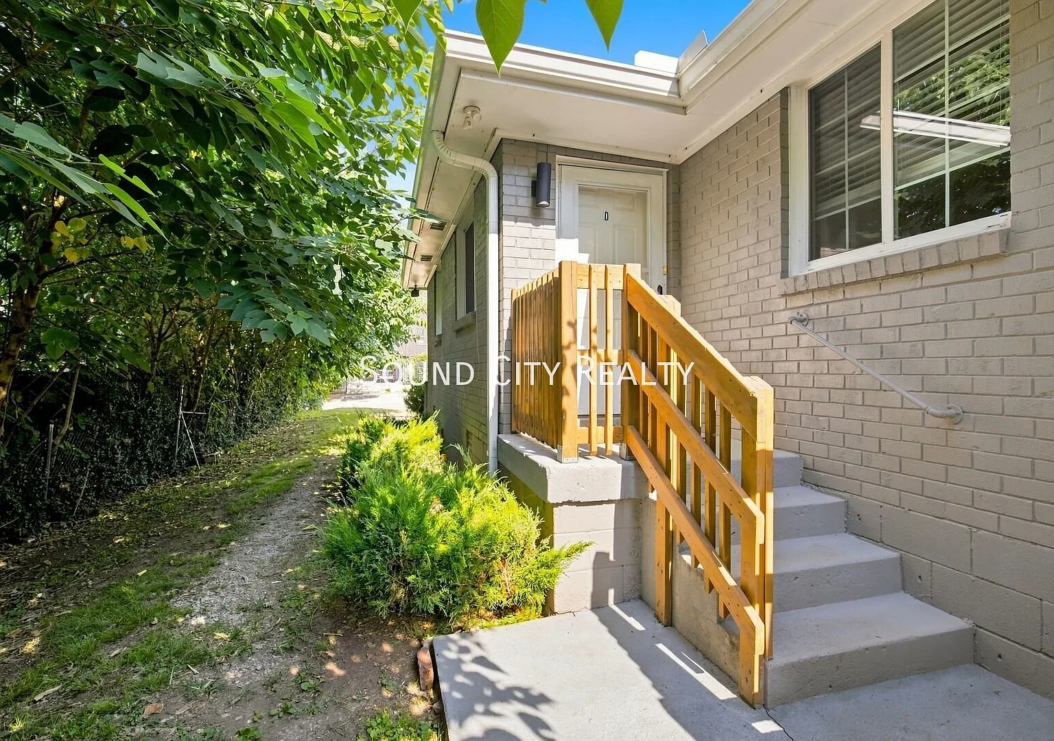 Nashville, end unit in Quadplex, renovated, downtown 27th Ave N, pet friendly, — Photo 4