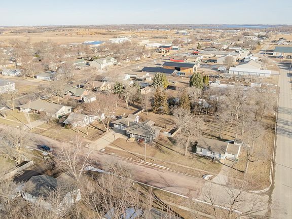 2nd image of 906 14th St