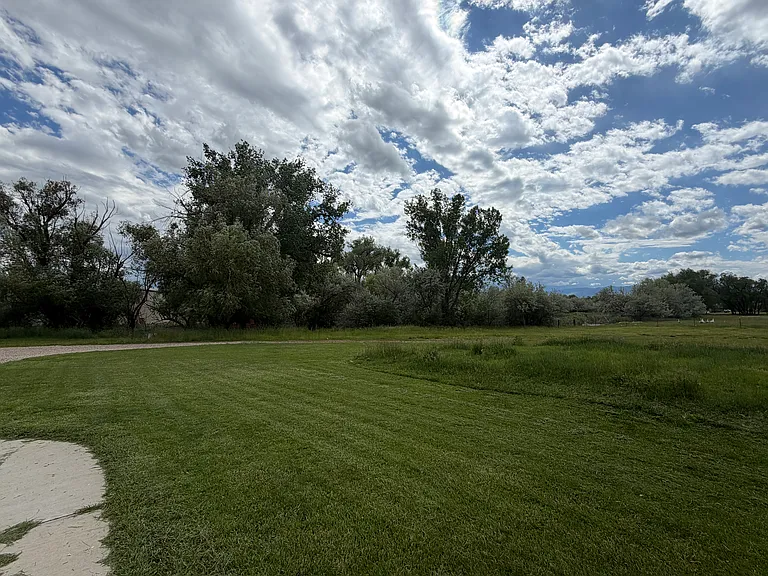 2560 Coffeen Ave — Photo 40