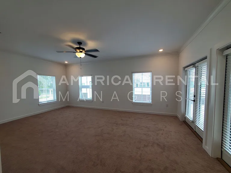 4676 Casablanca Dr — Photo 9