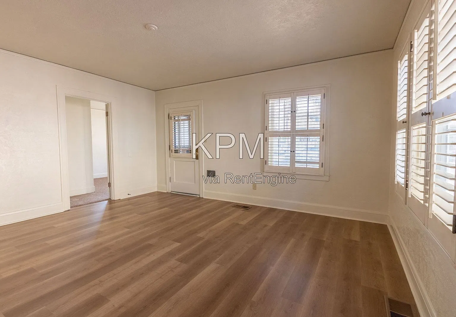 3 bed, 2.0 bath, 1462 sqft, $2,200 — Photo 4