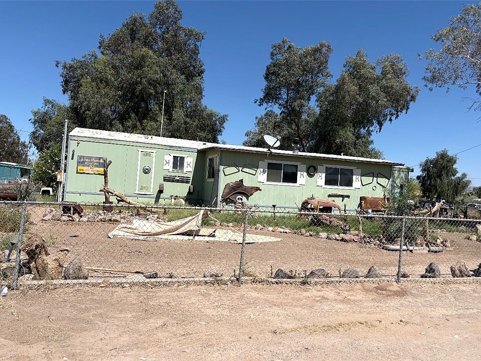 2nd image of 2071 E Hackamore Drive