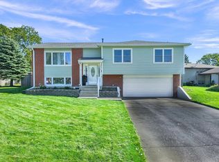 7213 Bonnie Ct, Woodridge, IL 60517