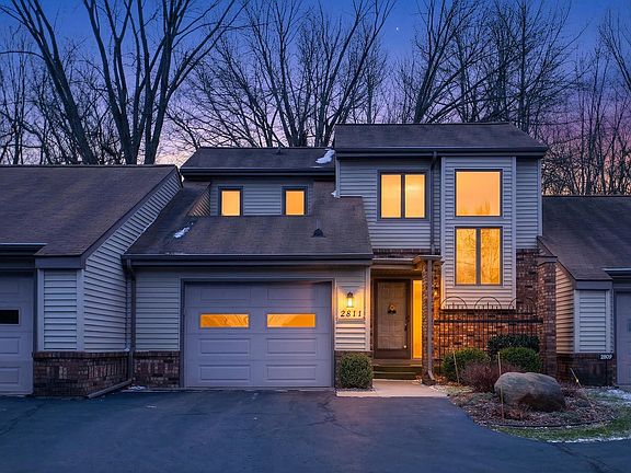 2nd image of 2811 S Wooddale Dr