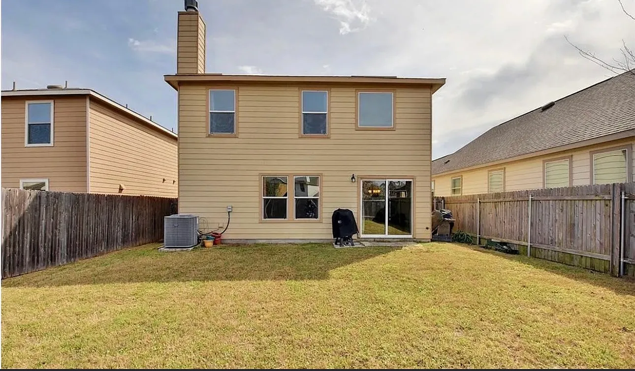 3 bed, 2.5 bath, 1665 sqft, $2,395 — Photo 3