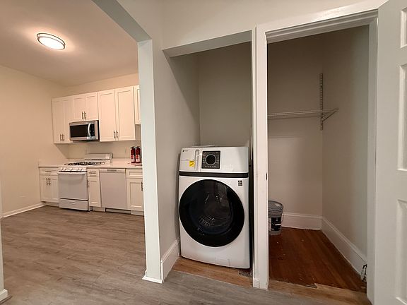 3rd image of 26 Park Vale Ave APT 2