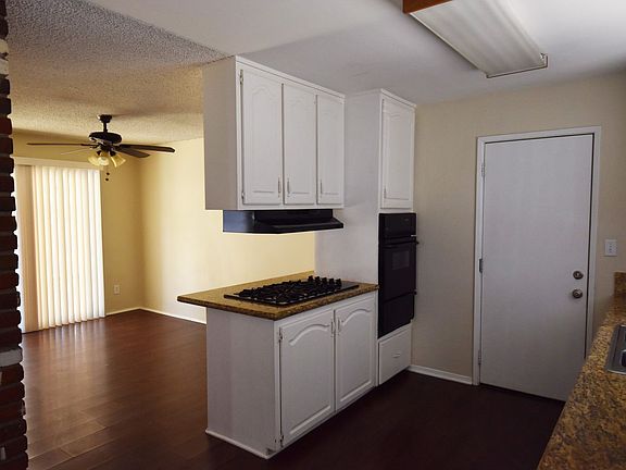 3rd image of 1510 Country Crest Dr