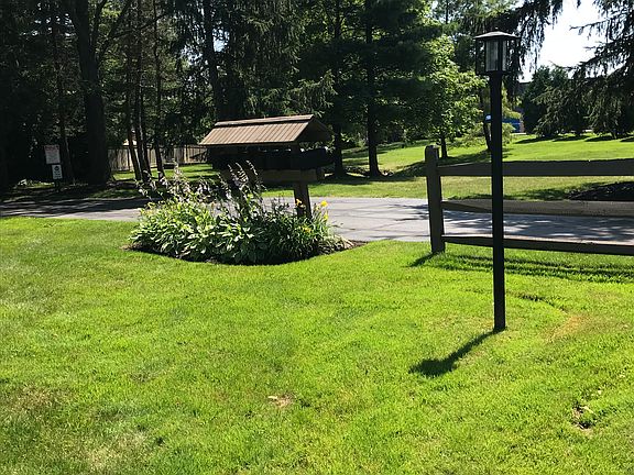 4th image of 17521 Fairlawn Dr