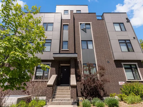 66 Long Branch Ave #4, Toronto, ON M8W 3J4