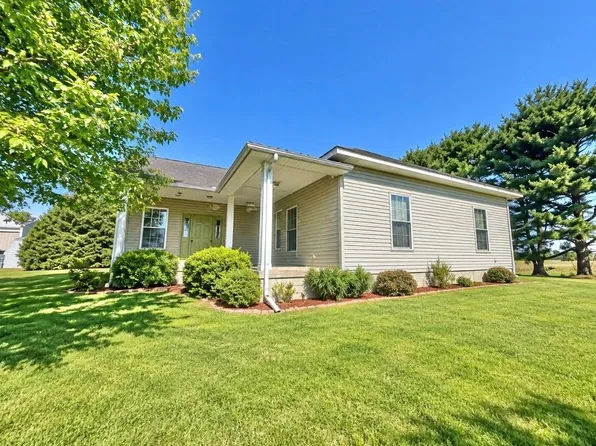 729 County Road 1375 E, Carmi, IL 62821