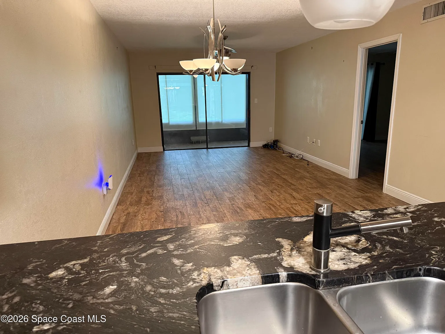 2 bed, 2.0 bath, 1161 sqft, $1,800 — Photo 4