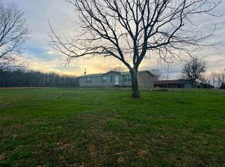 3015 Nance Bend Rd, Clifton, TN 38425