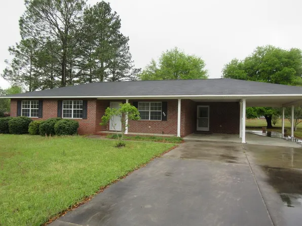 110 Continental St, Glennville, GA 30427