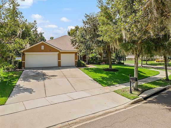 2nd image of 536 Lake Cove Pointe Cir