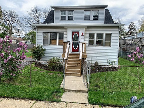 5th image of 125 W Evergreen Ave