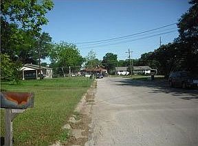 3rd image of 601 N Echols St