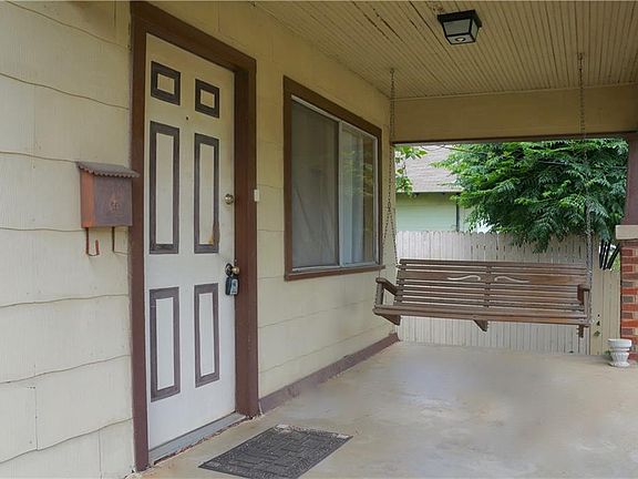 3rd image of 2836 Canton Dr