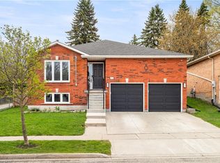 172 General Dr, Kitchener, ON N2K 3S6