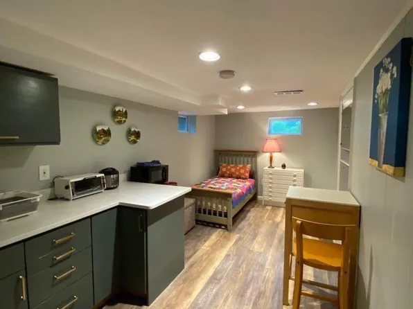 3300 Graham Rd, Falls Church, VA 22042