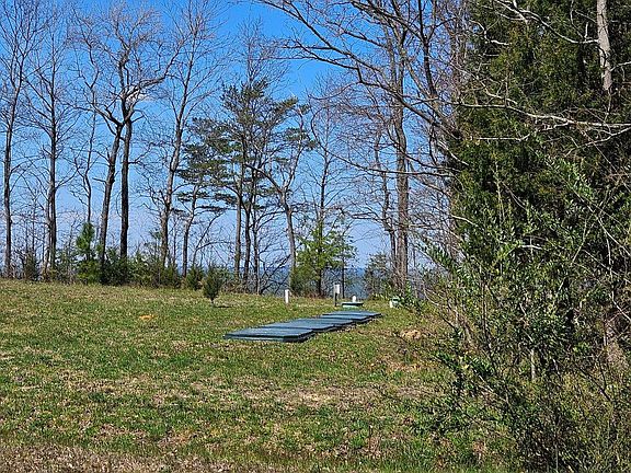 4th image of 24 N Independence Dr