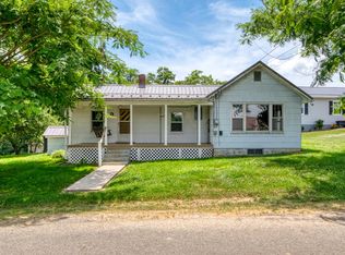 245 Country Ln, Wytheville, VA 24382