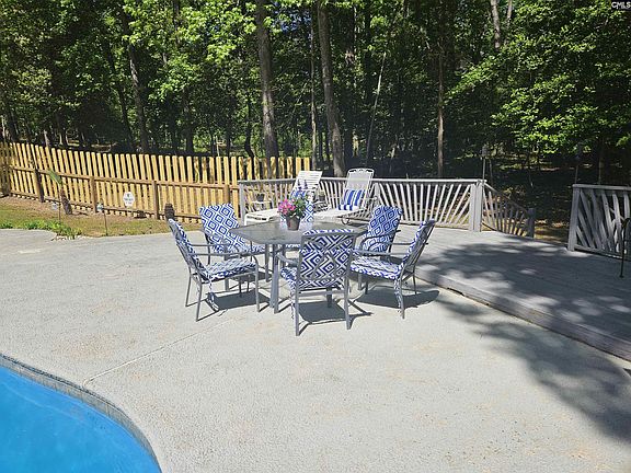 4th image of 532 Rose Sharon Dr