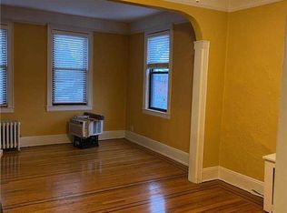 17-45 154th St #2, Whitestone, NY 11357