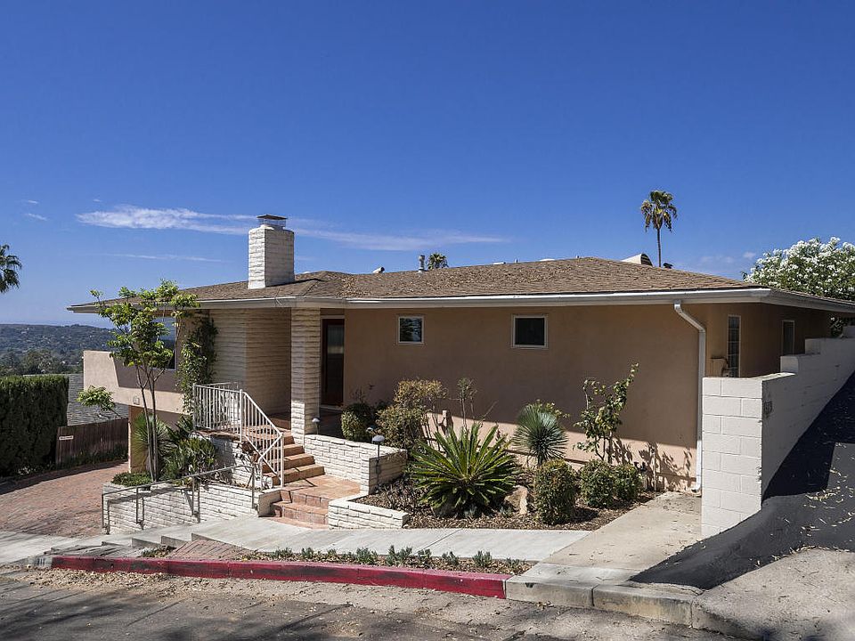 1st image of 811 E Pedregosa St #2