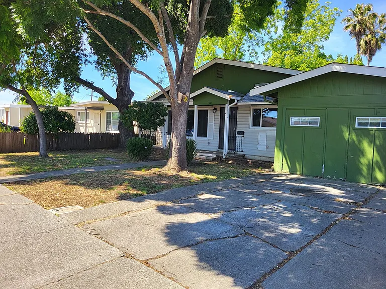 300 Utah St — Photo 2