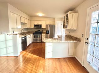 102 Ingle Pl, Alexandria, VA 22304