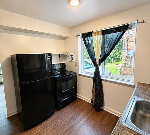 5th image of 2613 Chesterfield Ct