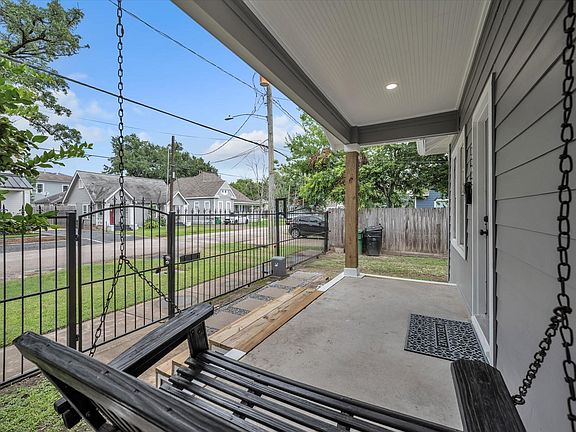 4th image of 1807 Summer St