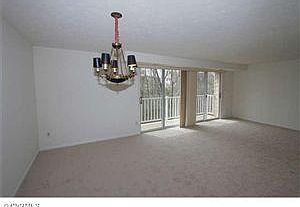 5th image of 8402 Muldoon Ct APT 206