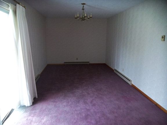 5th image of 17 Meadow Dr