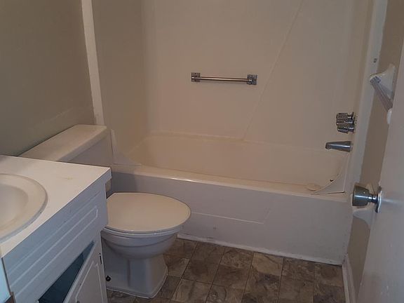 3rd image of 225 Seminole Trl