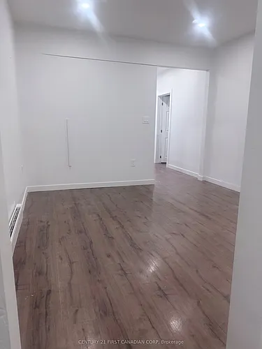 411 Main St S #3 Photo 1