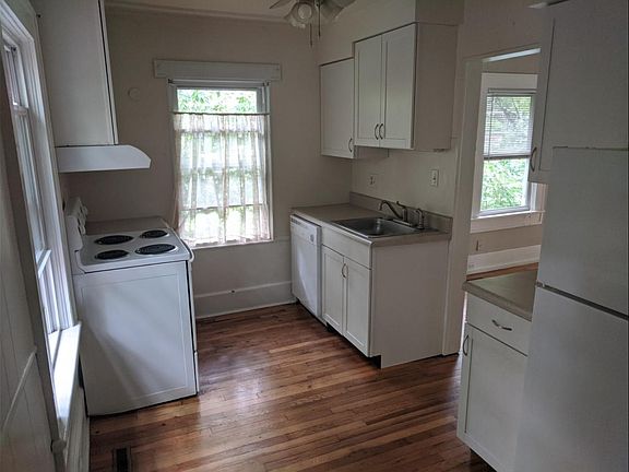 3rd image of 41 Balsam Ave