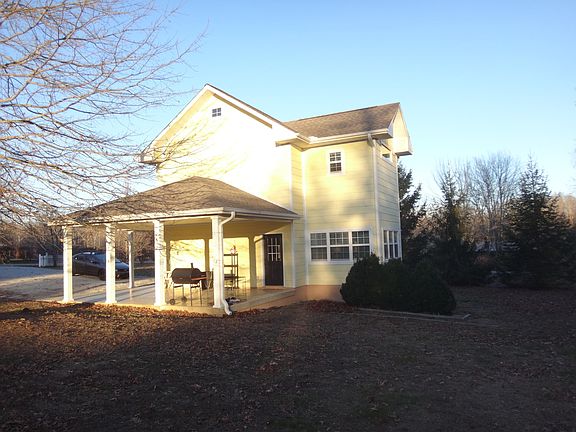 3rd image of 715 Lake Shore Dr