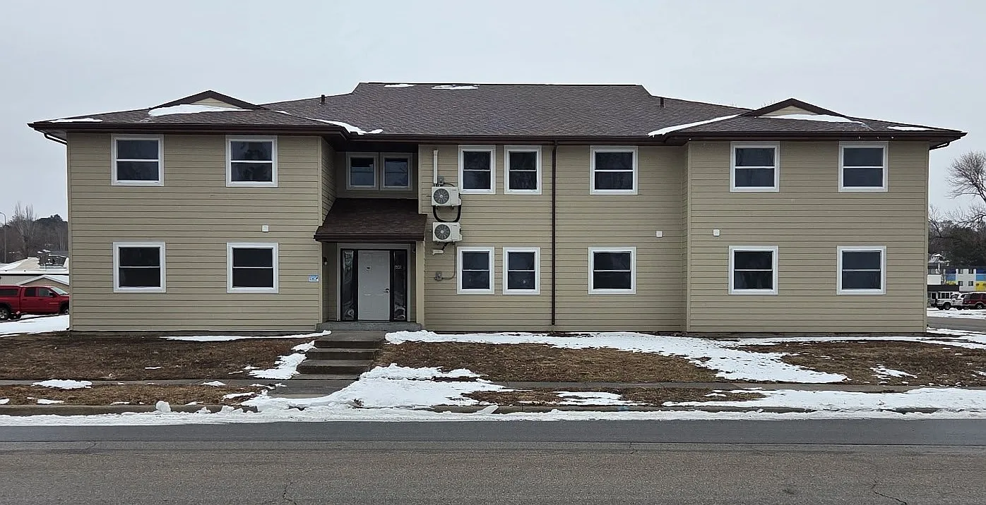 600 W Dakota — Photo 1