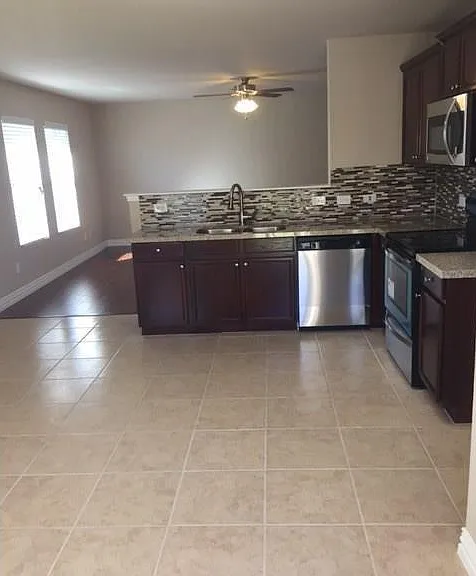 6812 Valley Creek Dr — Photo 7