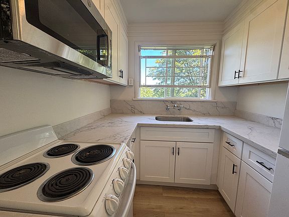 3rd image of 4710 22nd Ave NE APT 4