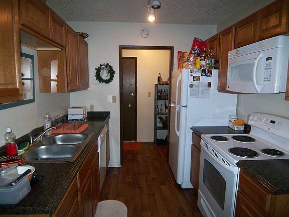 2nd image of 924 Shorewood Dr APT A2