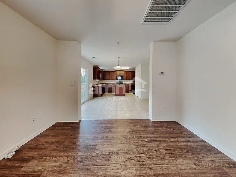 1882 Woodstone Dr — Photo 6