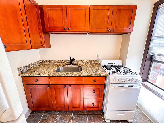 5th image of 24004 24th Ave E #207