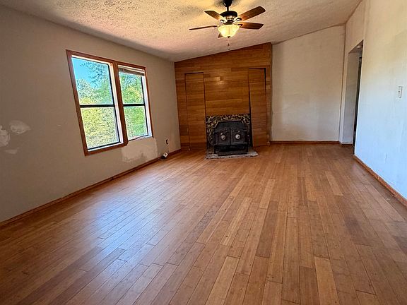 5th image of 212 Johnson Hills Dr
