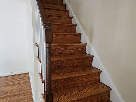 5th image of 5820 Biscayne Dr