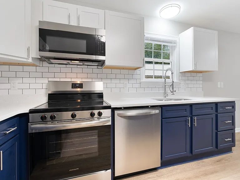1236 Berkeley St — Photo 6